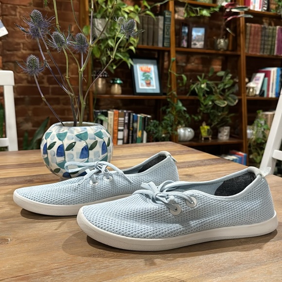 New Men’s Allbirds Tree Runners 9, Light Blue - Picture 3 of 5